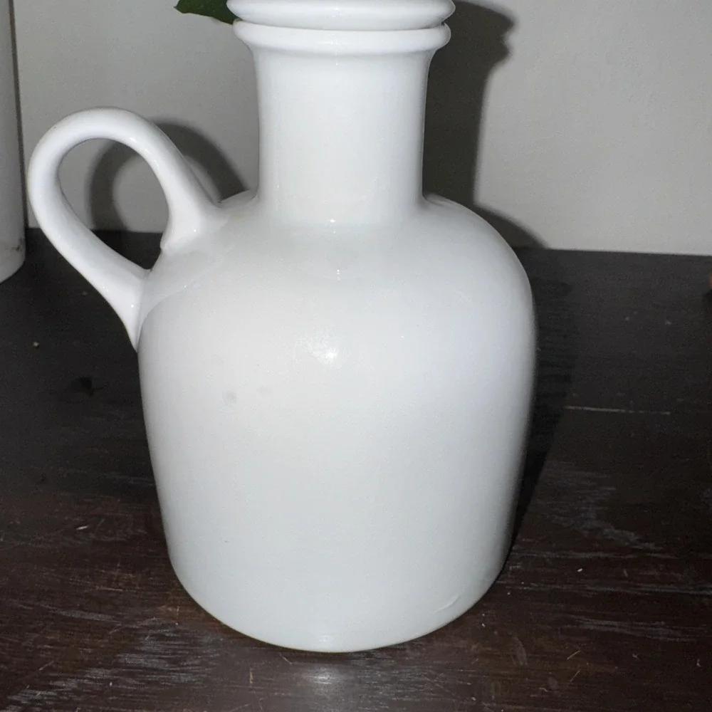Crate and Barrel Piece Oil/ Vinegar Small‎ Jar